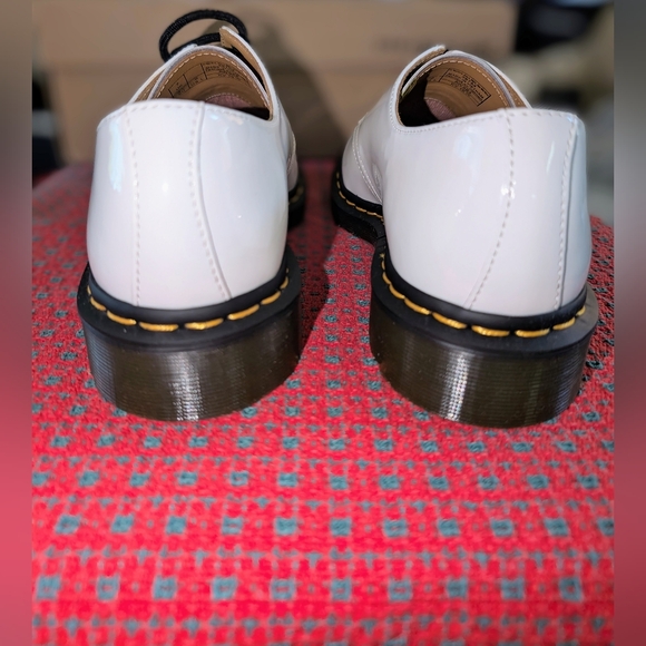 Dr. Martens - Picture 2 of 5